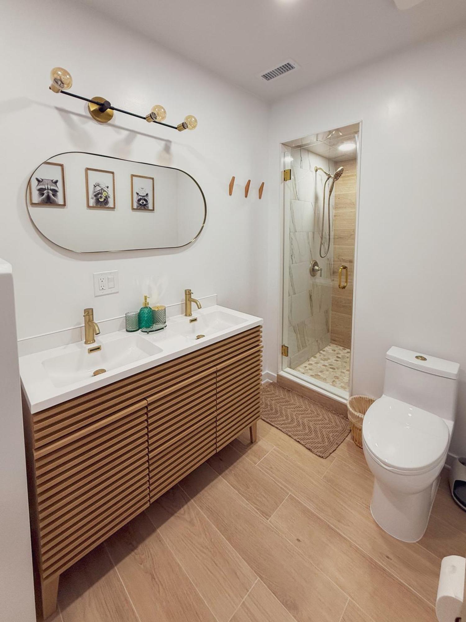 Apartment Stylish 2 Bedroom 1 Ba - Steps To The Ocean - Hidden Gem *